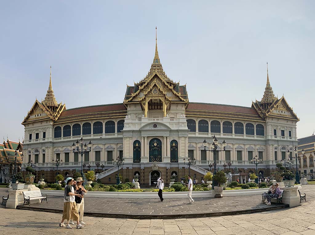 Panoramic view of Chakri Maha Prasat Throne Hall