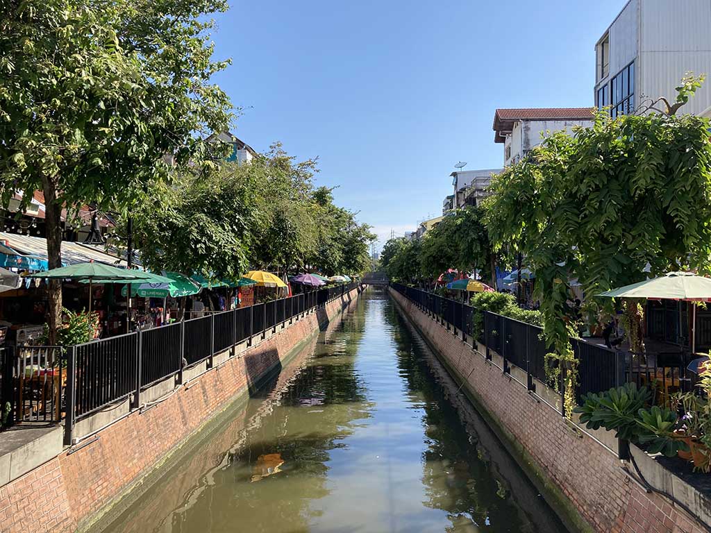 View from Saphan Han, center of Khlong Ong Ang